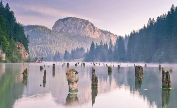 A Gyilkos-tó legendája: Ha belenézel a tó vizébe Eszter szürkészöld szemei tekintenek rád