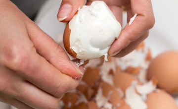 Így főzd a tojást, hogy könnyen lejöjjön a héja