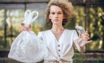 Tényleg lebomlik a lebomló zacskó? Hova dobjam a bioműanyagot?