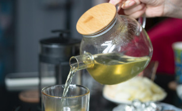 Mikor érdemes zöld teát inni és mikor jobb kihagyni?