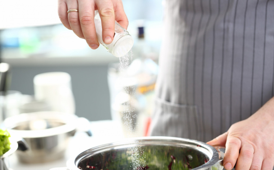 Pillanatok alatt megmentheted a túlsózott ebédet