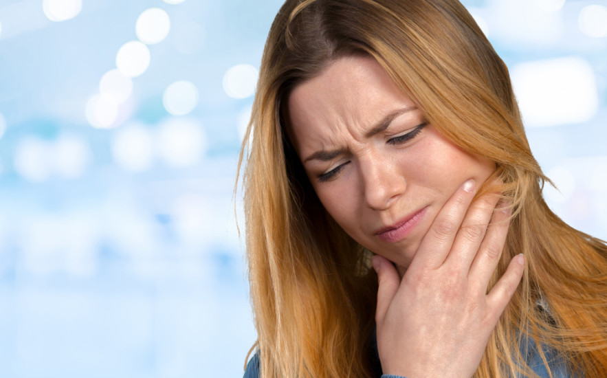 Mi áll az állkapocs kattogása mögött és mikor forduljunk vele szakorvoshoz?