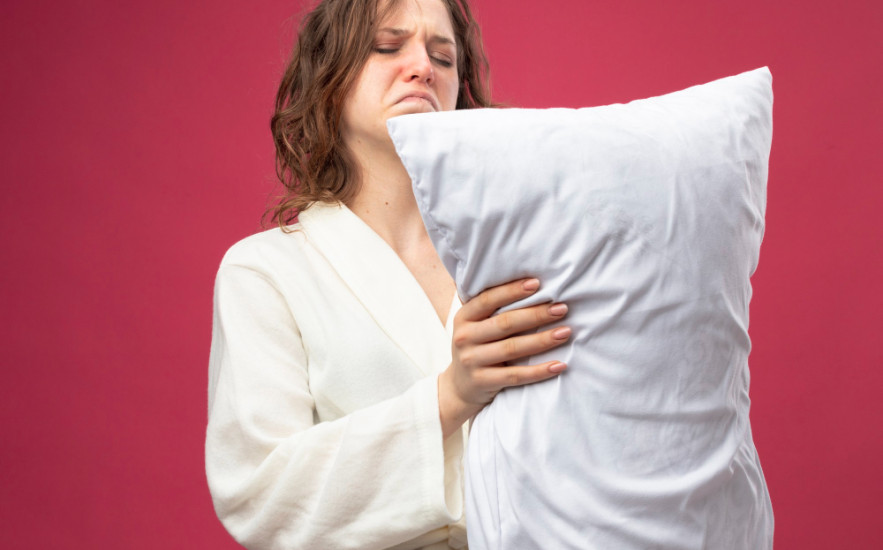 Sokkoló: A párnánk súlyának egytizede lehet az elhalt bőr és atkaürülék