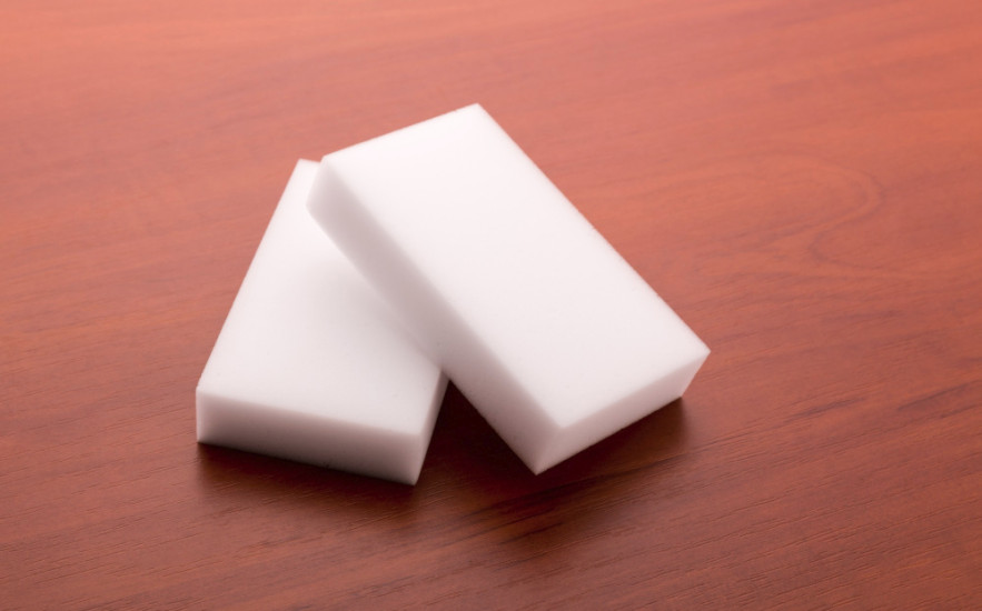 Mit nem szabad csodaszivaccsal takarítani? A melaminszivacs veszélyei